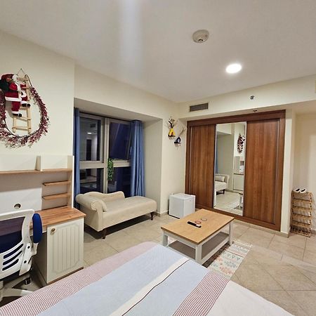 דובאי Super Host At Highest Residential Tower In The World, Private Rooms In A Shared Apartment מראה חיצוני תמונה