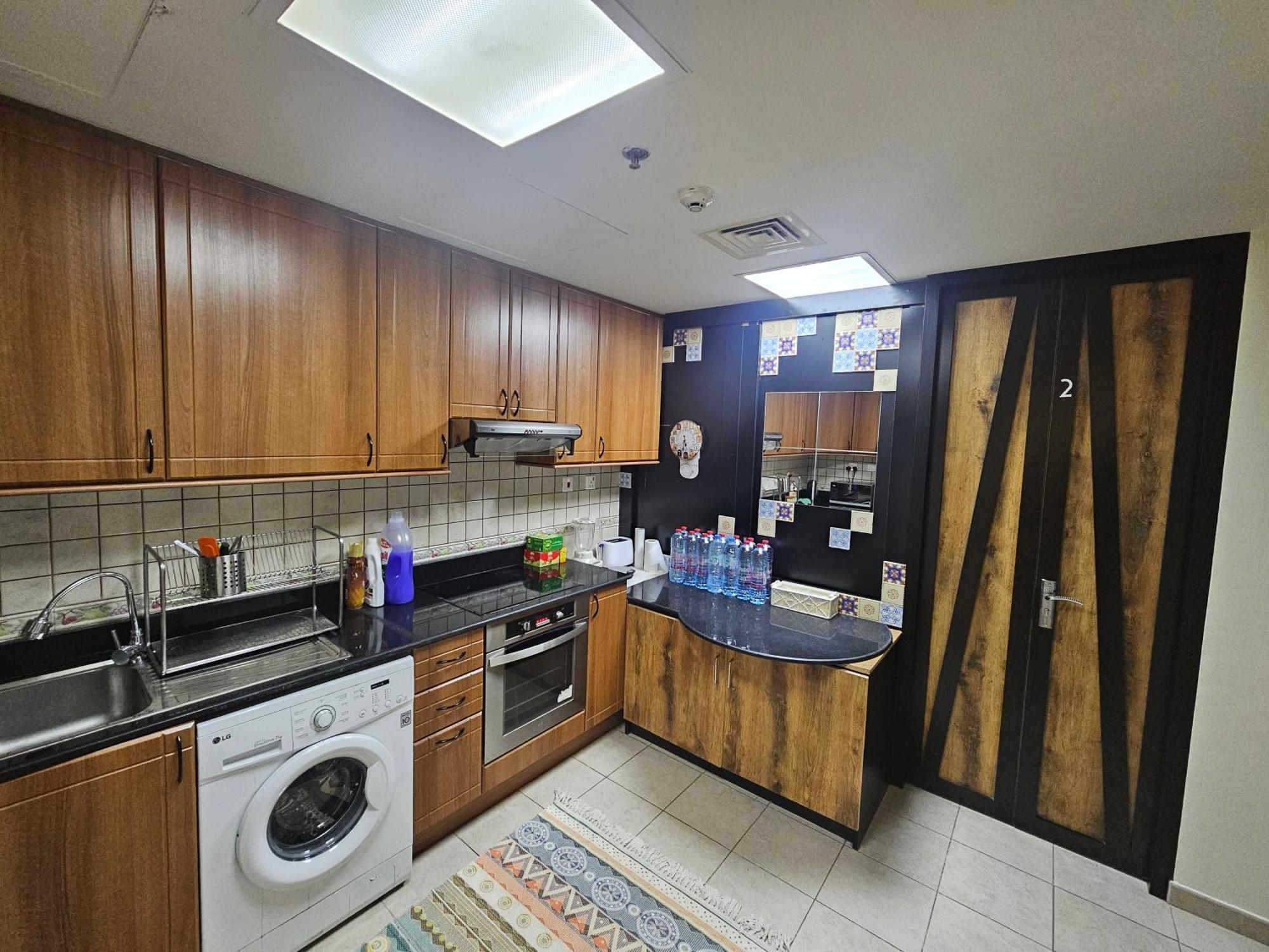 דובאי Super Host At Highest Residential Tower In The World, Private Rooms In A Shared Apartment מראה חיצוני תמונה