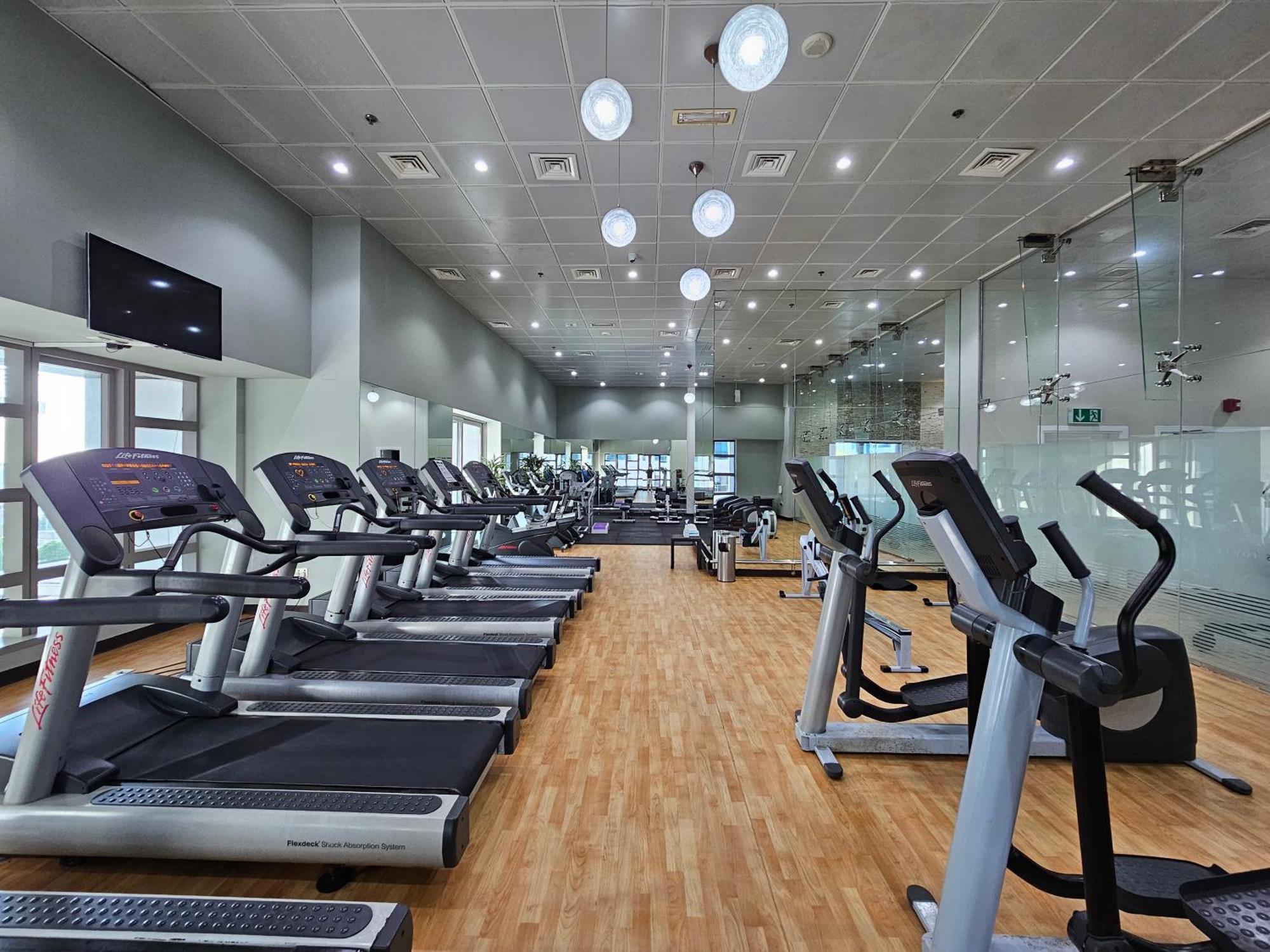 דובאי Super Host At Highest Residential Tower In The World, Private Rooms In A Shared Apartment מראה חיצוני תמונה