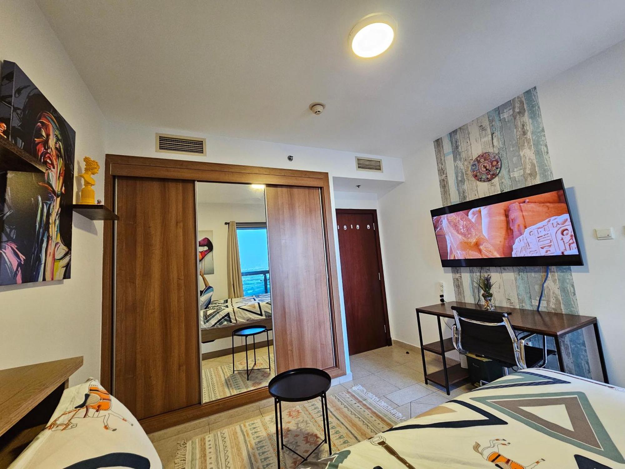 דובאי Super Host At Highest Residential Tower In The World, Private Rooms In A Shared Apartment חדר תמונה