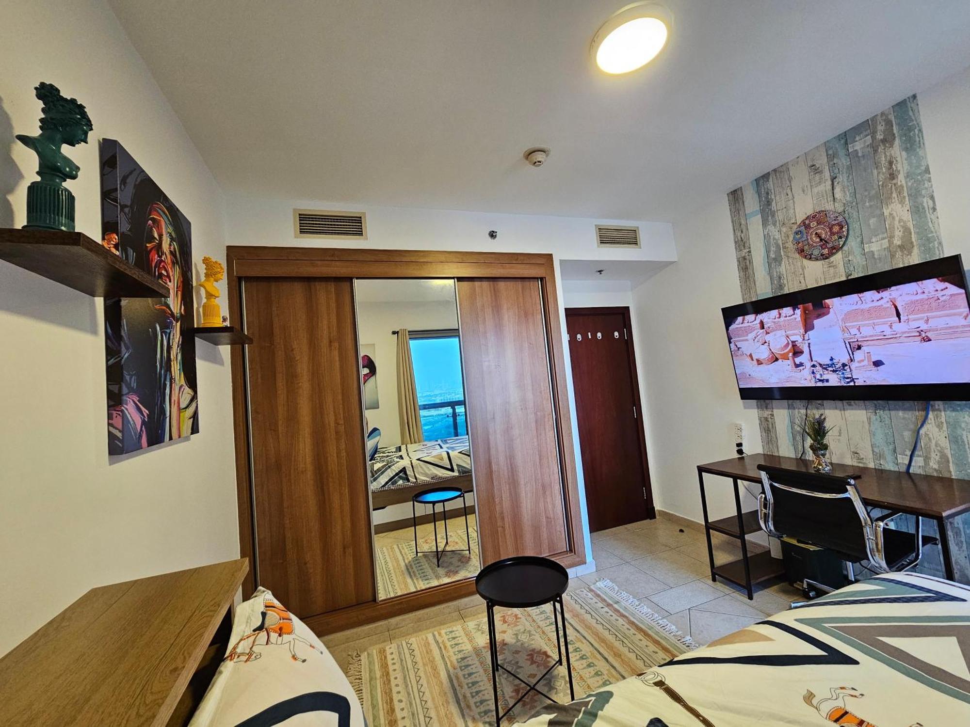 דובאי Super Host At Highest Residential Tower In The World, Private Rooms In A Shared Apartment חדר תמונה